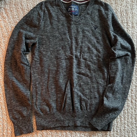 2/$20 American Eagle Gray Sweater - Picture 1 of 5